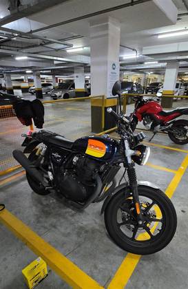 ROYAL ENFIELD INTERCEPTOR 